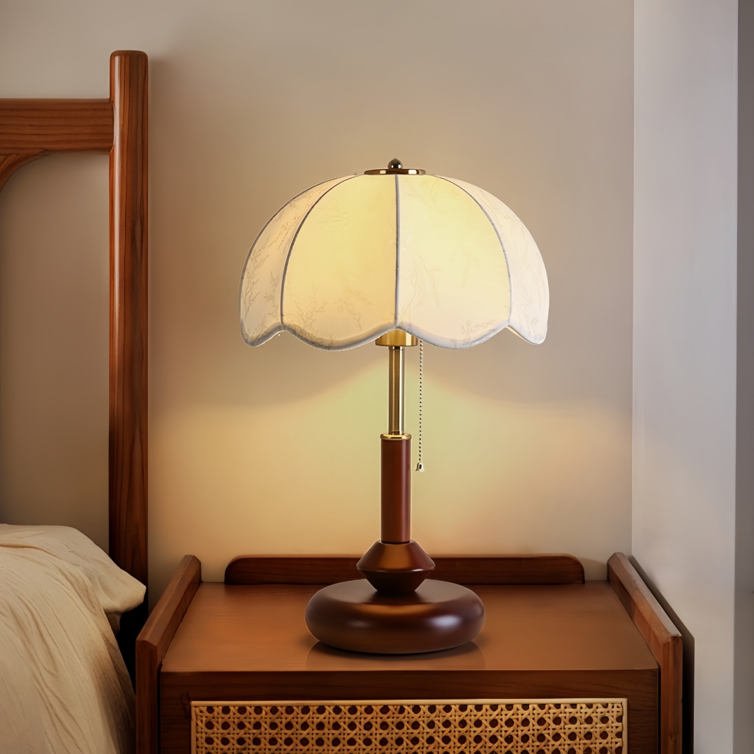 Lighting Decor For Home - مصباح طاولة قبة مزخرفة بتصميم عتيق